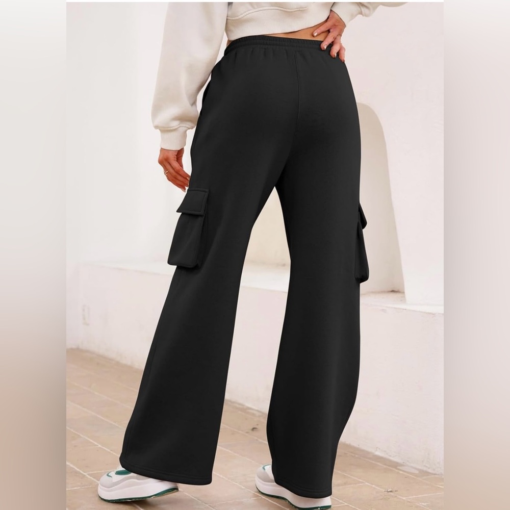 NWOT High Waist Black Cargo Sweatpants - Picture 6 of 6